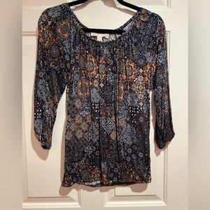 NWOT. Michael Kohrs Navy Printed Top Size S